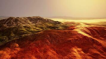 vue sur les montagnes de sable jaune et rouille photo