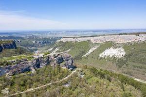 vue aérienne sur la forteresse médiévale mangup kale, crimée. photo