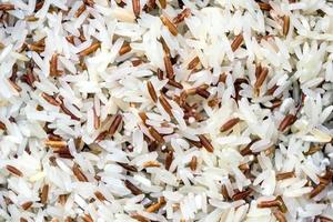 mélange de riz blanc et riz brun photo