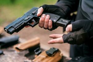 des sports tournage instructeur vérifier votre armes fermer photo