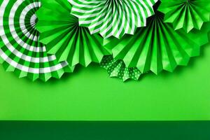st. patrick's journée fête, de fête irlandais vacances avec vert arrière-plan, concept de trèfle tradition dans Mars Festival photo