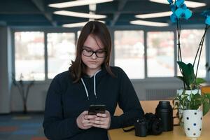 femme au bureau photo