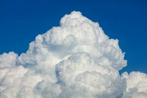 texture de nuage blanc. toile de fond de matériau aérien. motif effet ciel. photo