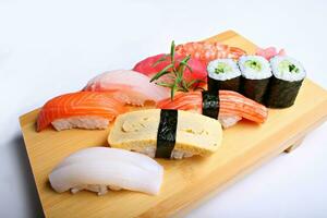 Sushi moriawase mixte Sushi plat photo