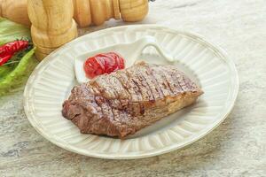 bifteck de faux-filet grillé viande de bœuf photo