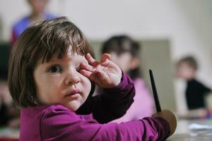 enfant dans préscolaire photo