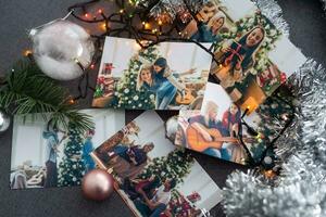 Photos de famille contre Noël lumières décor Contexte