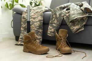 soldat artificiel prothétique jambe. guerre vétéran photo