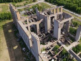 ruines de industriel bâtiments ai génératif photo