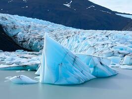 étagère la glace de une fusion glacier ai génératif photo