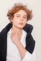 portrait de Jeune soumissionner roux adolescent photo