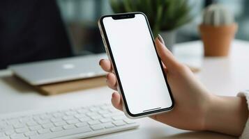 proche en haut vue homme d'affaire en portant intelligent téléphone avec Vide écran tandis que permanent dans moderne bureau. photo