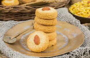 en bonne santé fait maison sucré amande biscuits ou des biscuits photo