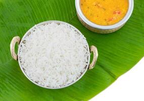 Indien traditionnel cuisine dal frire ou riz aussi connaître comme dal chawal photo