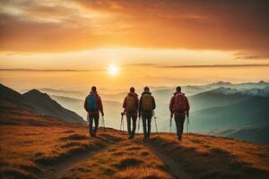 ai généré groupe de randonneurs randonnée dans le montagnes à le coucher du soleil. Voyage et aventure concept, ai génératif. photo