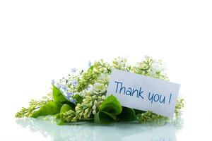 bouquet de blanc lilas avec une remercier vous carte photo