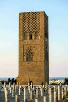 le la tour de le mosquée de la personne dans marrakech, Maroc photo