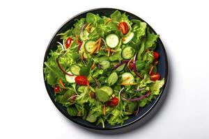 ai généré en bonne santé Frais vert salade assiette coup de au dessus sur blanc Contexte. ai généré photo