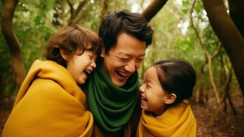 ai généré de bonne humeur famille posant dans une forêt. génératif ai photo