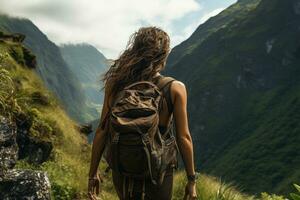 ai généré aventureux sportif fille randonnée à une montagnes. génératif ai photo