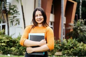 Université étudiant Jeune femme. photo