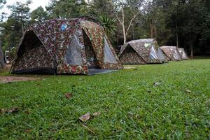 camping dans le forêt phu wiang nationale parc, khon kaen , Thaïlande photo