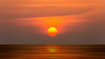 le coucher du soleil sur le andaman mer, Thaïlande photo