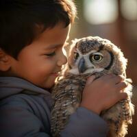 ai généré une Jeune garçon tendrement coups le doux plumes de une bébé hibou perché sur le sien bras. photo