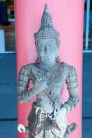 statue de une la personne dans le thaïlandais temple photo