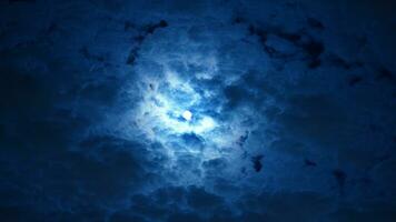 le lune nuit vue avec le plein lune et des nuages dans le ciel photo