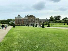 Londres dans le Royaume-Uni sur dix juillet 2021. une vue de Kensington palais photo