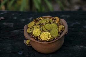pièces de monnaie en pot photo