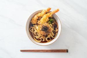 nouilles ramen japonaises aux crevettes tempura