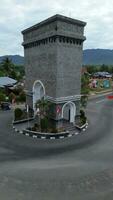 aérien vue de monument de centre point OS bolango, gorontalo à lever du soleil photo