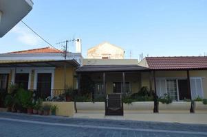 architecture traditionnelle du village de theologos sur l'île de rhodes en grèce photo