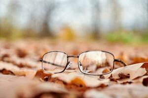 lunettes perdues comme symbole d'une perte de vision soudaine. photo