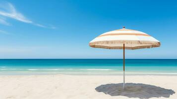 ai généré solitaire plage parapluie offre ombre sur luisant blanc sables avec ensoleillé bord de mer toile de fond et fond pour texte photo