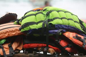 gilet de sauvetage sur la plage photo