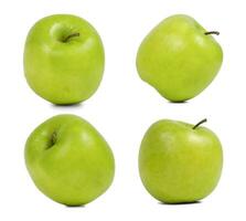 ensemble de mûr vert pommes isolé sur une blanc Contexte. photo