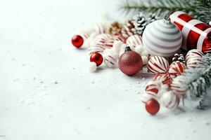 Noël composition avec cadeau des boites, carte des balles sapin branches pin cônes avec copie espace. Noël par ai généré photo