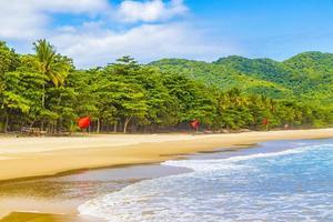 plage de praia lopes mendes sur l'île tropicale ilha grande brésil. photo