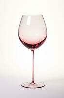 ai généré rose du vin verre sur une blanc Contexte photo