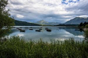 2021 07 18 lago di santa croce bateaux au bord du lac photo