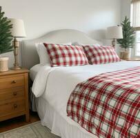 ai généré une chambre avec une rouge et blanc plaid consolateur et Noël arbre dans le pièce photo