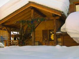 une neige couvert maison photo