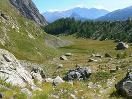 une rocheux Montagne photo