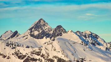 la montagne de dentelle diavolo dans la haute vallée de la brembana. où la rivière Brembo prend sa source photo