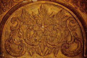 ancien motif en relief de bois doré photo