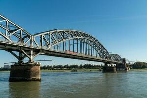 Sud chemin de fer pont eau de Cologne Allemagne photo