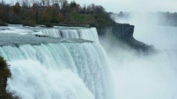 le magnifique niagara cascade paysage dans l'automne photo